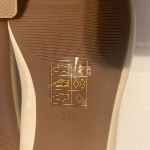 C.PARAVANO‎ Women’s Low Block Heel White Pumps Size EU 38 US 7.5 New With Box - Picture 8 of 11